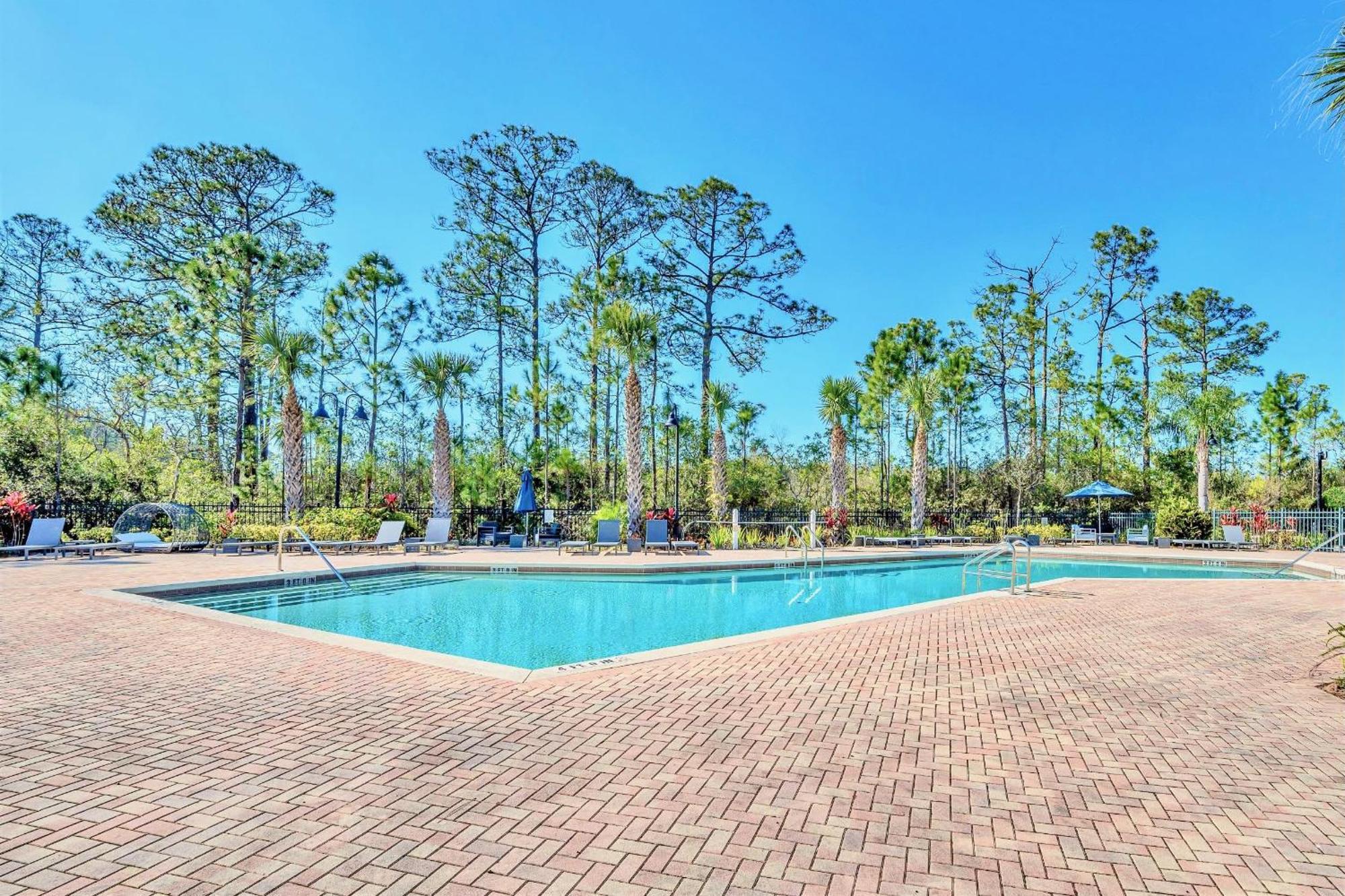 Luxury 2Br Condo - Pool & Hot Tub - Near Disney Orlando Buitenkant foto