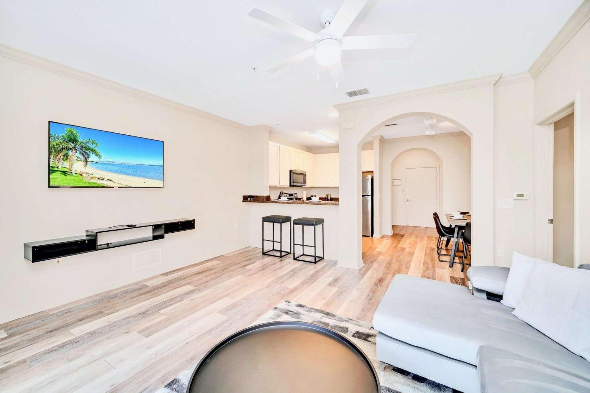 Luxury 2Br Condo - Pool & Hot Tub - Near Disney Orlando Buitenkant foto