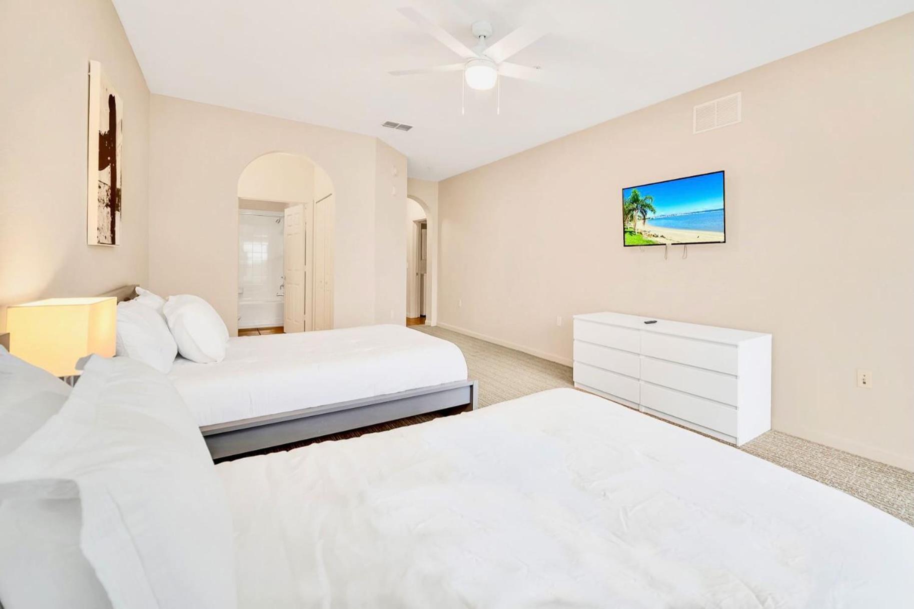 Luxury 2Br Condo - Pool & Hot Tub - Near Disney Orlando Buitenkant foto