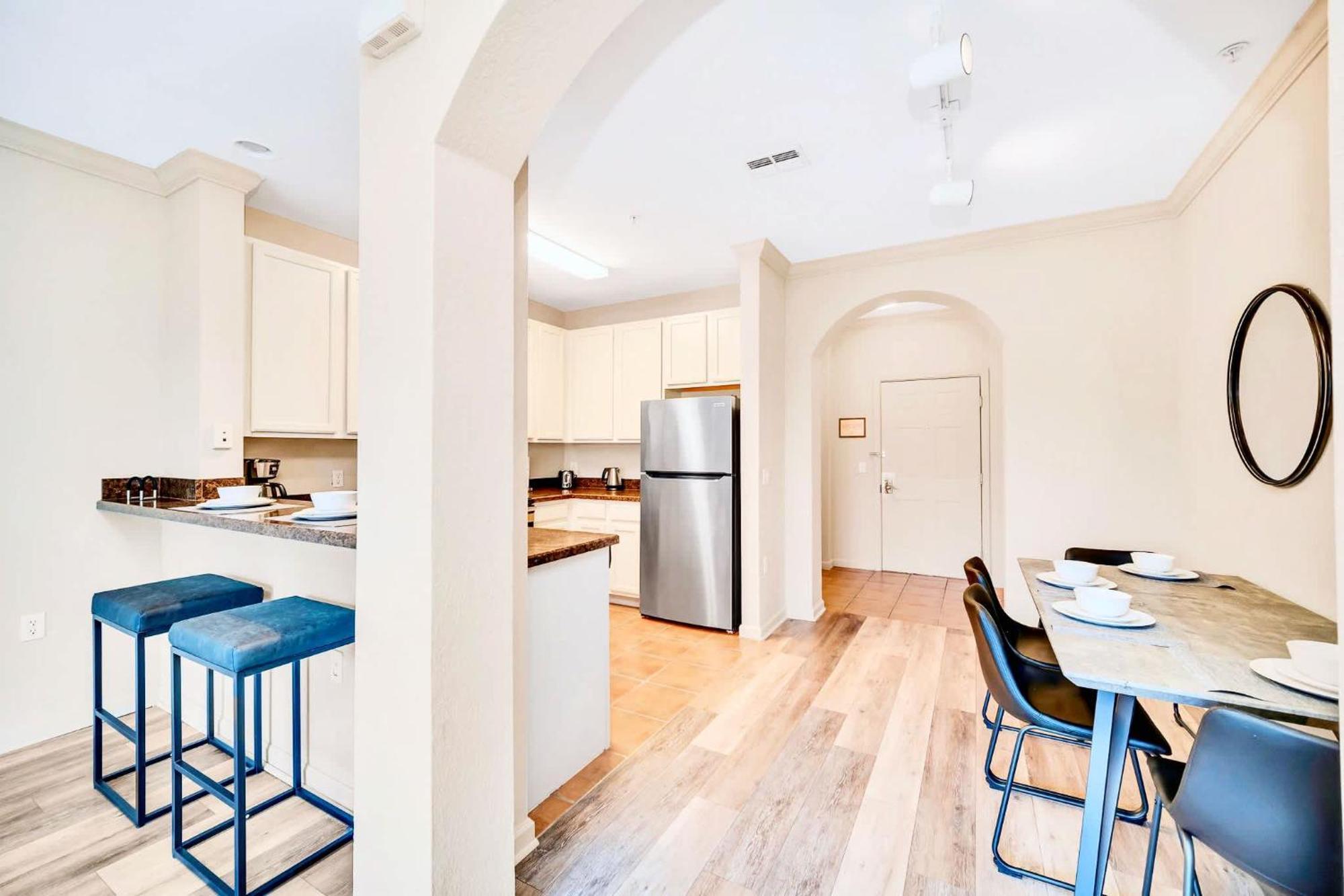 Luxury 2Br Condo - Pool & Hot Tub - Near Disney Orlando Buitenkant foto