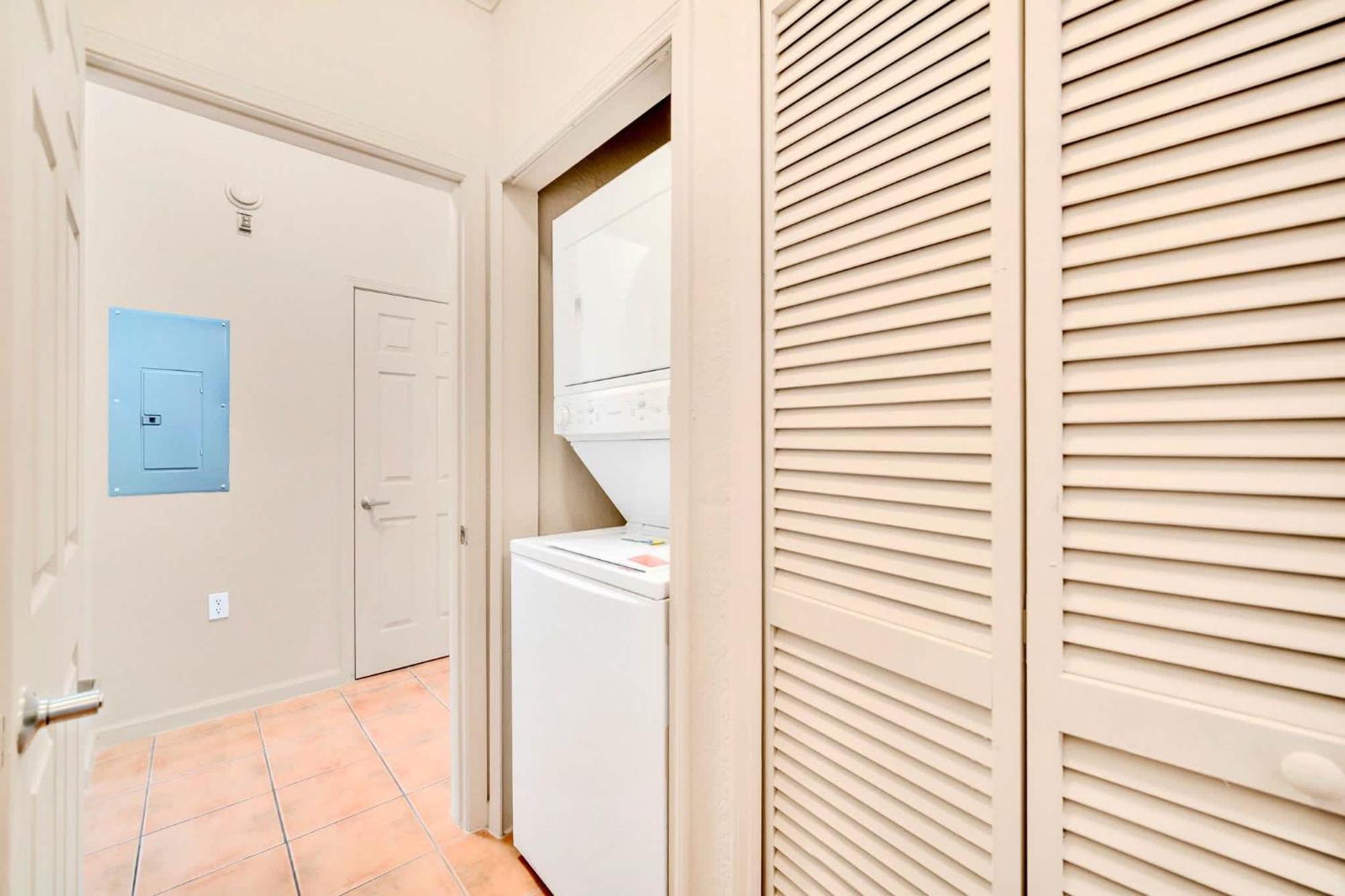 Luxury 2Br Condo - Pool & Hot Tub - Near Disney Orlando Buitenkant foto